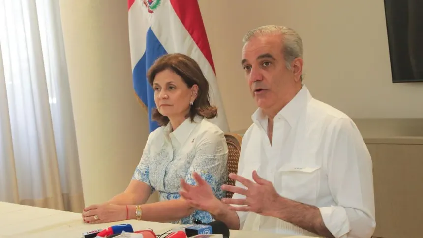 Abinader anuncia ampliación de carretera hacia Licey al Medio
