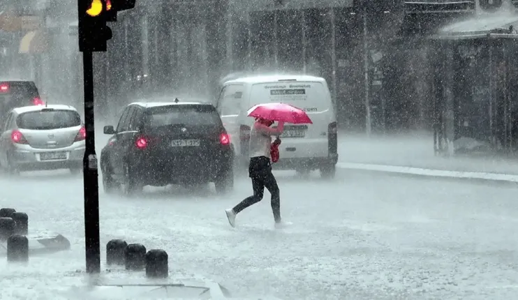 Vaguada provoca lluvias, tormentas eléctricas y ráfagas de viento en varias zonas del país