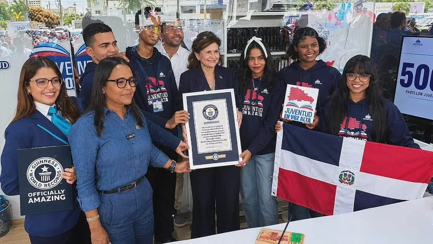 Jóvenes dominicanos completan reto de 500 horas de lectura