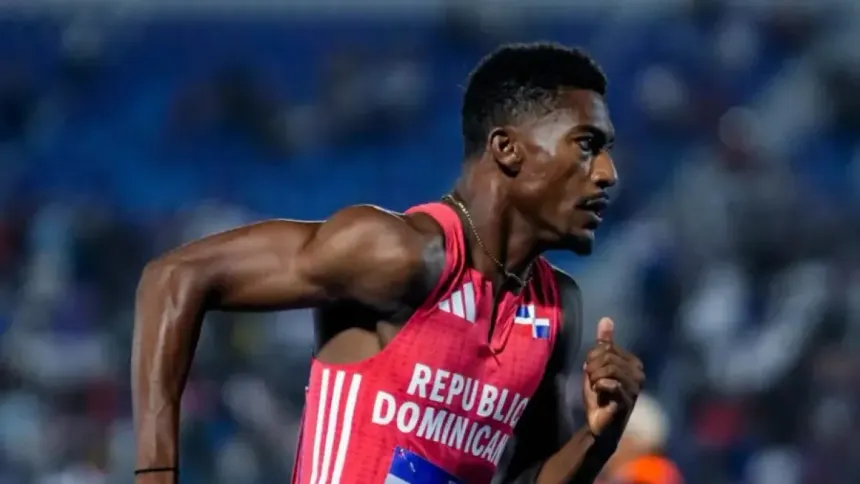 Dominicano Christopher Melenciano rompe récord mundial en los 100 metros para sordos