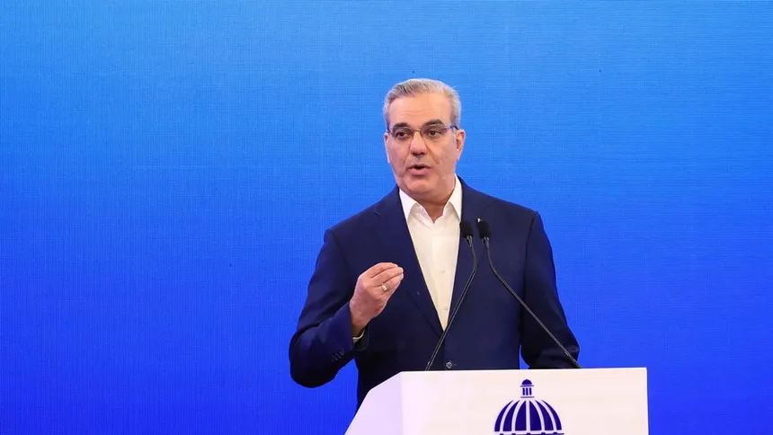 Abinader afirma que la pobreza monetaria en RD bajó a 14.6 %