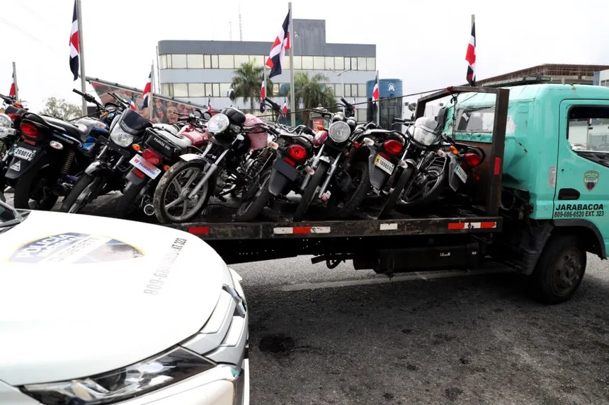 Más de 80 motociclistas fiscalizados durante operativos en Santo Domingo