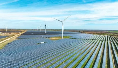 Energías renovables concentran más de la mitad de la capacidad instalada