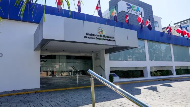 Aduanas aclara polémica por importación de productos de “marca blanca”