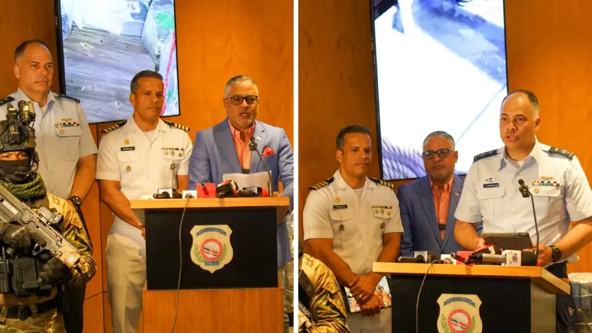 Interceptan dos lanchas con 749 paquetes de presunta cocaína en Baní; cuatro personas fueron detenidas