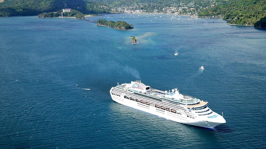 Samaná analiza cómo convertir el crecimiento de cruceros en beneficios para la economía local