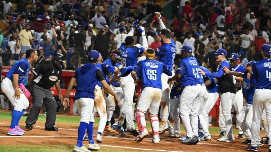 Licey, Estrellas y Gigantes arrancan la temporada de LIDOM con victorias