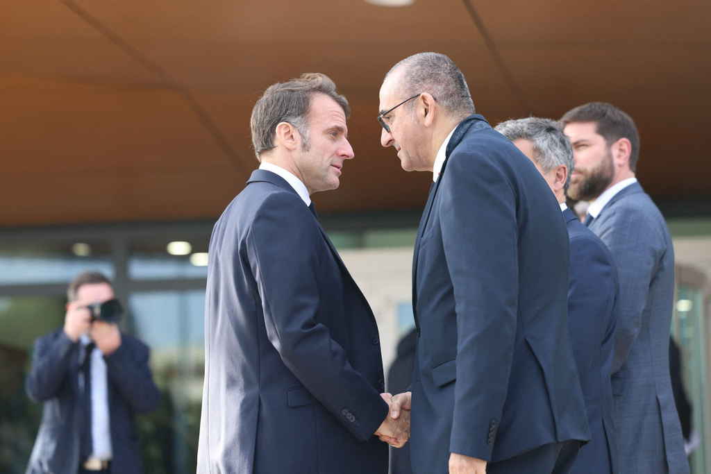 Macron rechaza la dimisión del ministro del Interior francés tras episodios de violencia