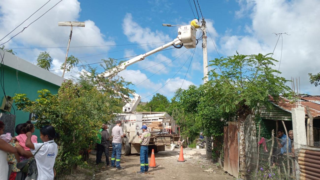 Edeeste invierte más de RD$147 millones en iluminación y busca mejorar el servicio en sectores de su área de concesión