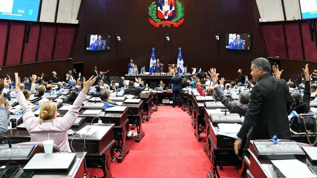Proponen reforma integral a la seguridad social para elevar las pensiones hasta el 70 % del salario