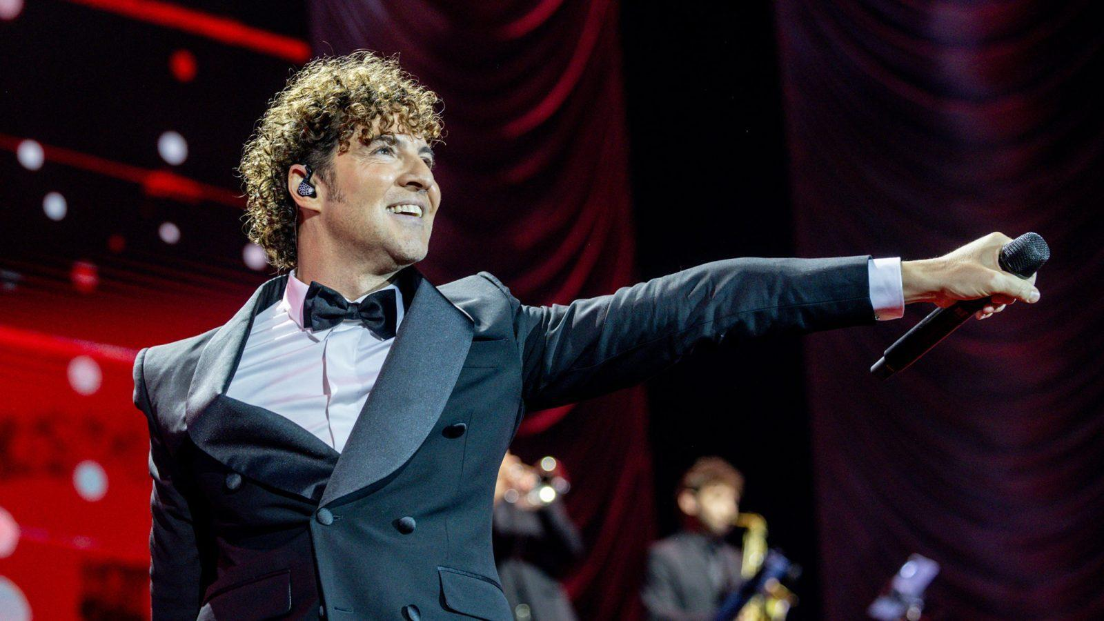 David Bisbal vuelve a Santo Domingo con un concierto que combinará sus grandes éxitos y clásicos de la música en español.