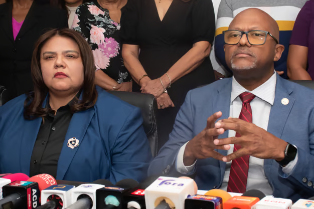 Médicos convocan paro nacional de 24 horas para este martes