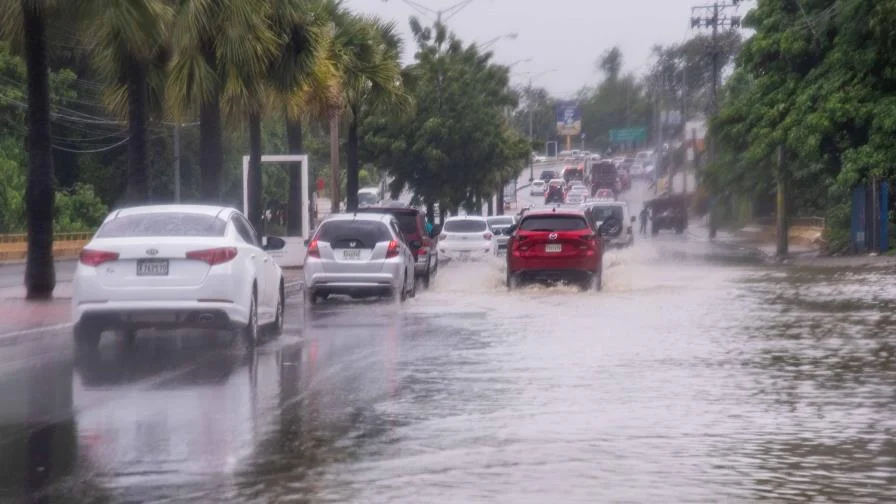 Vaguada podría provocar aguaceros y tormentas eléctricas en varias provincias