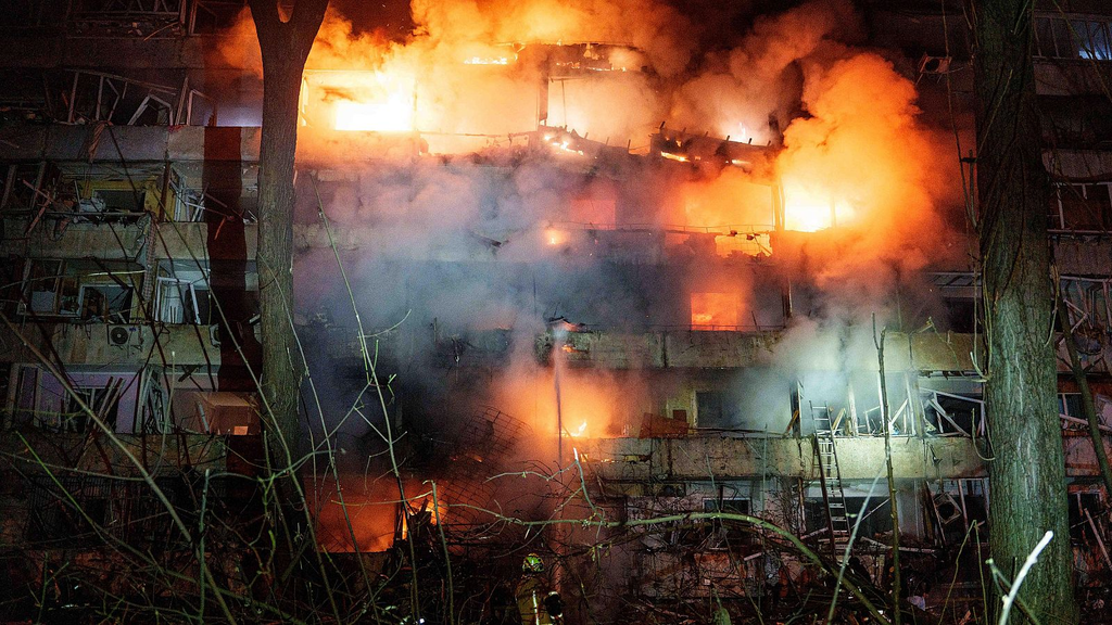 Ataques rusos contra Kiev dejan tres muertos y daños en infraestructura energética