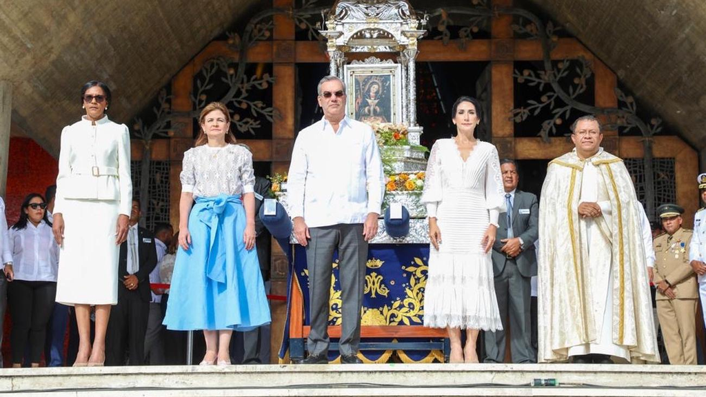 Abinader pide al pueblo dominicano orar por la recuperación del papa León XIV